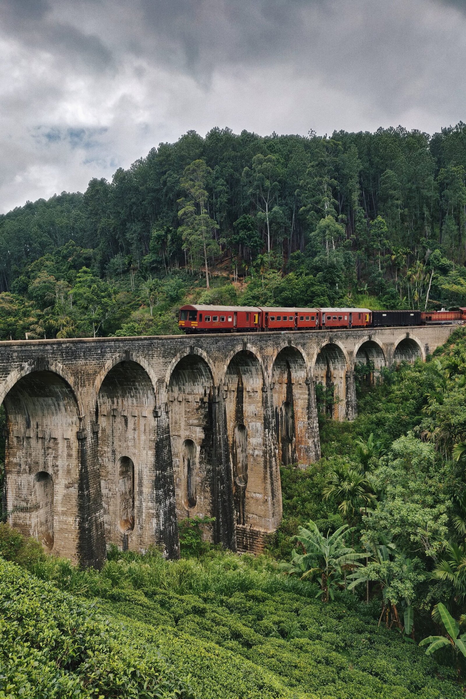 nine arch bridge sri lanka